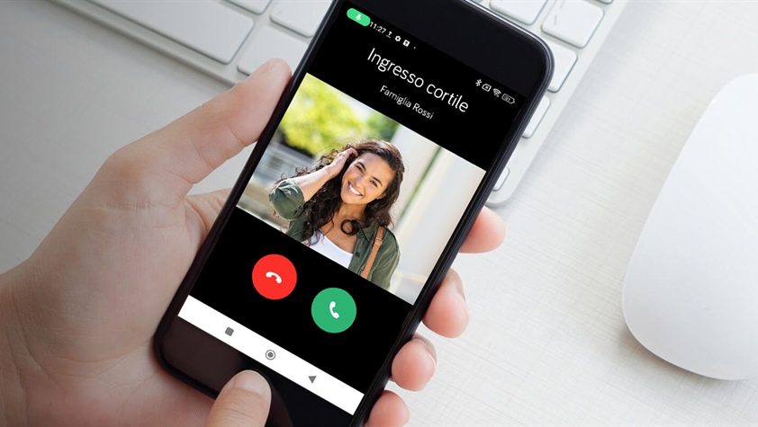 Come rendere smart un citofono classico?
